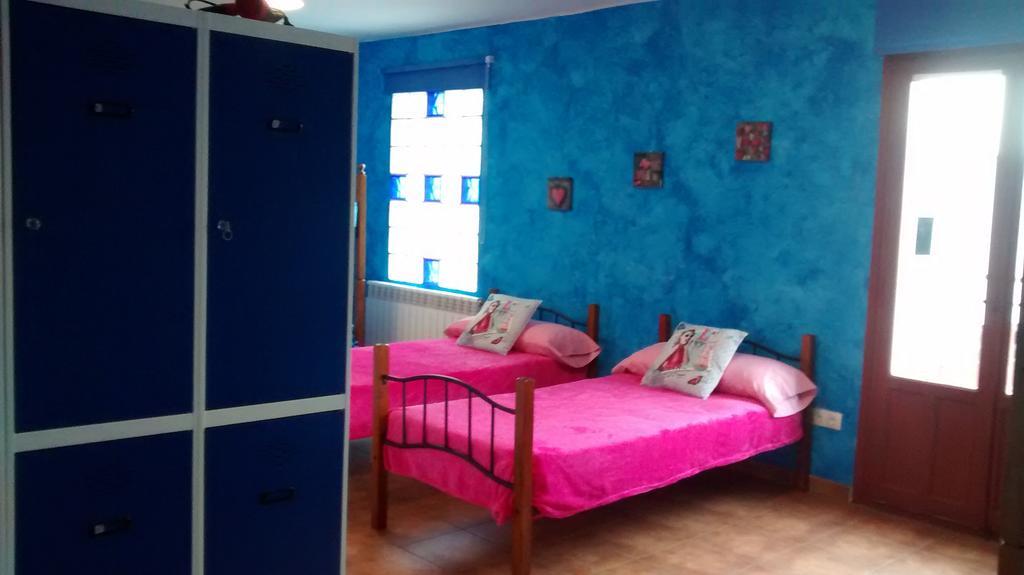 נברטה Hostal A La Sombra Del Laurel מראה חיצוני תמונה